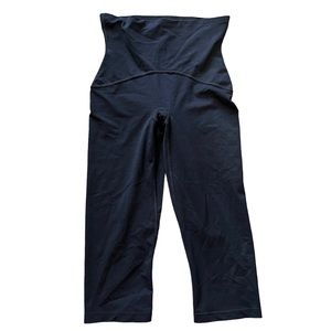 Spanx black shaper Capri pant